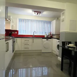 Staynec Moat House - For Company, Contractor And Leisure - Nec, Hs2, Jlr, Airport Holiday home