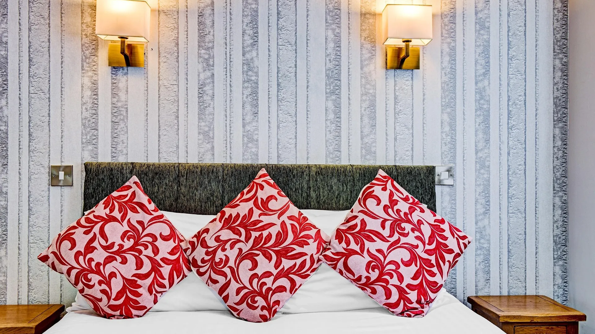 Oyo Dovecote Hotel Birmingham