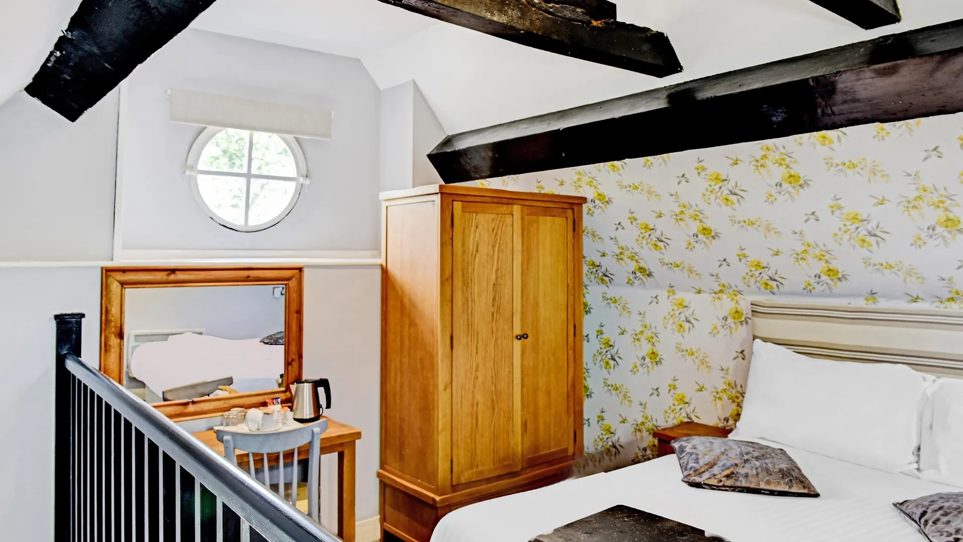 Oyo Dovecote Hotel Birmingham
