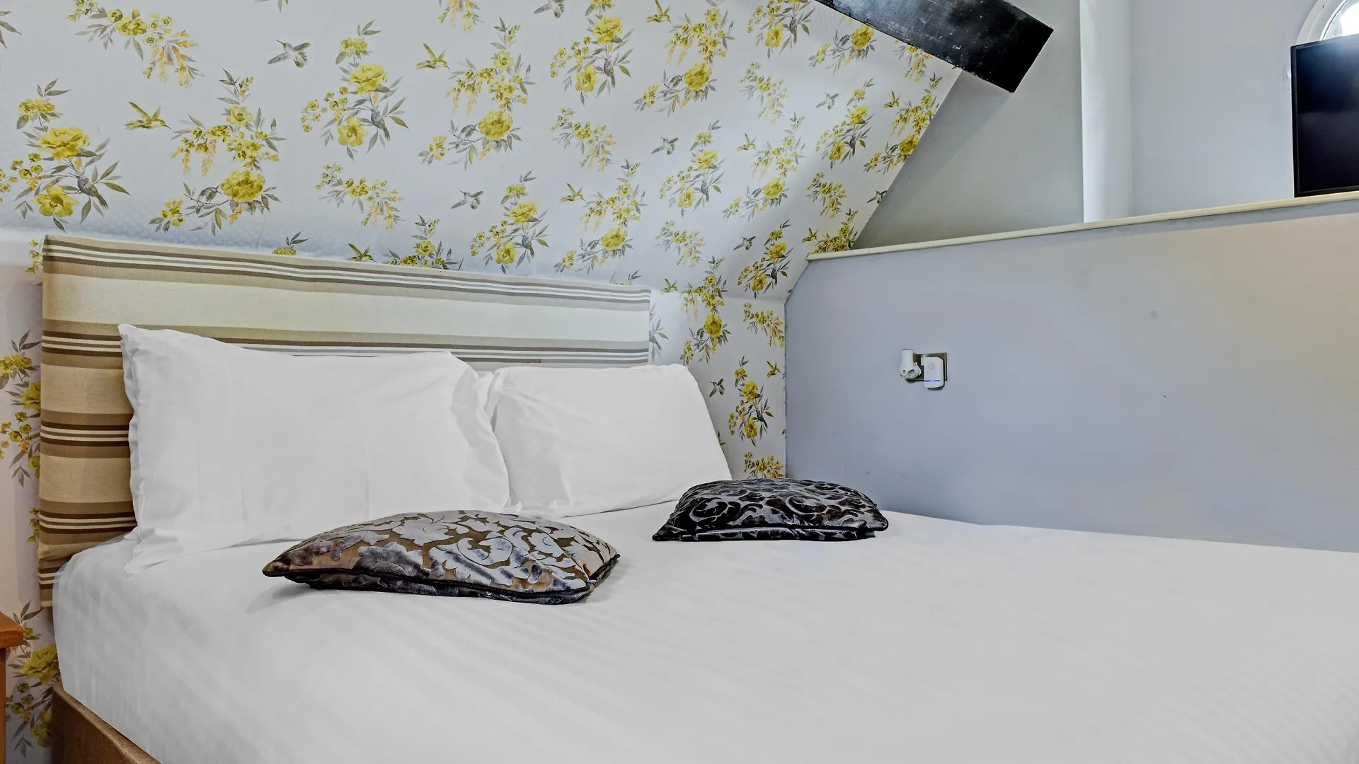 Oyo Dovecote Hotel Birmingham