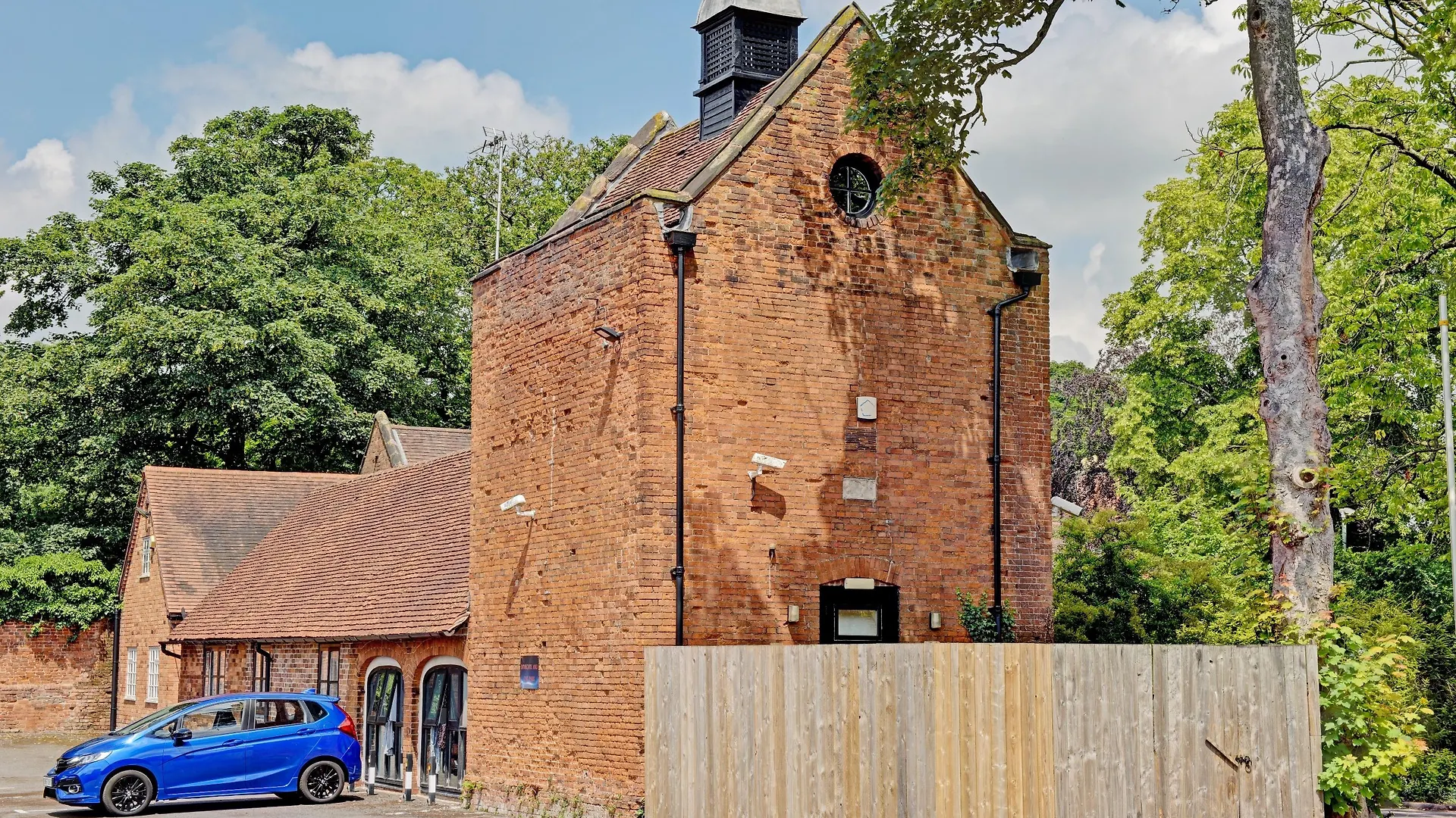 Oyo Dovecote Hotel Birmingham